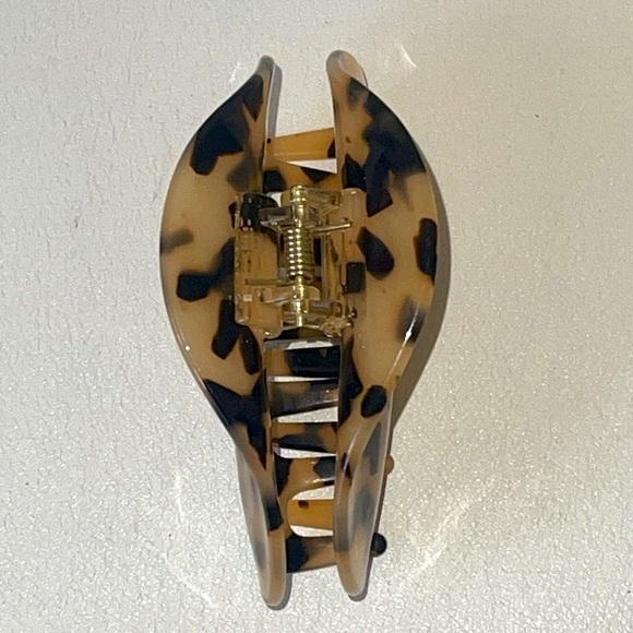 NWT- “The Paper source “claw and teardrop mirror comb duo. - Picture 6 of 7